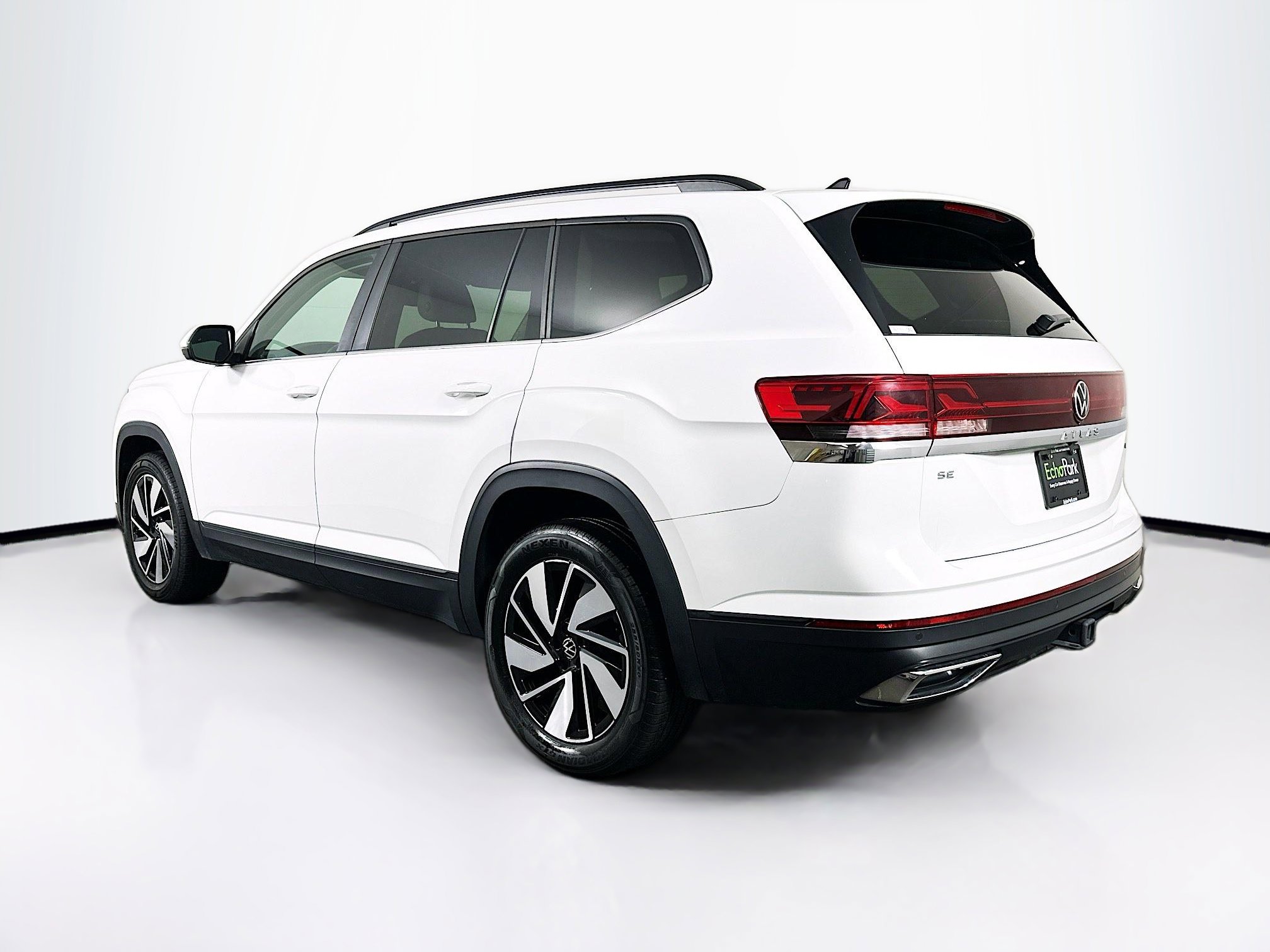 Used 2025 Volkswagen Atlas SE image 5