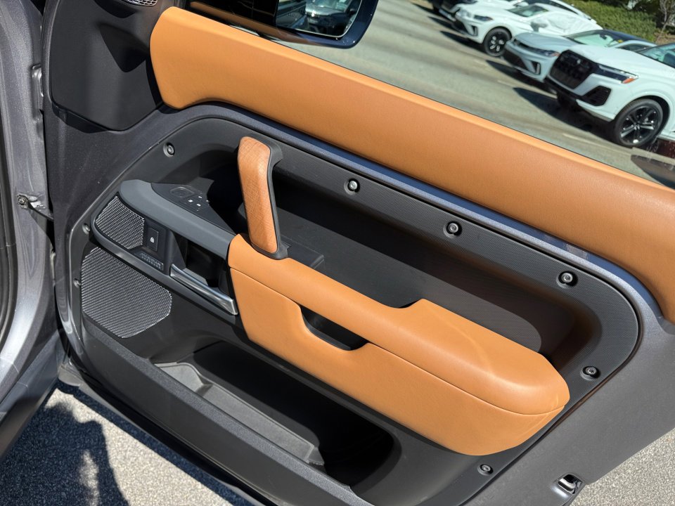 Used 2020 Land Rover Defender 110 X AWD/4WD image 35