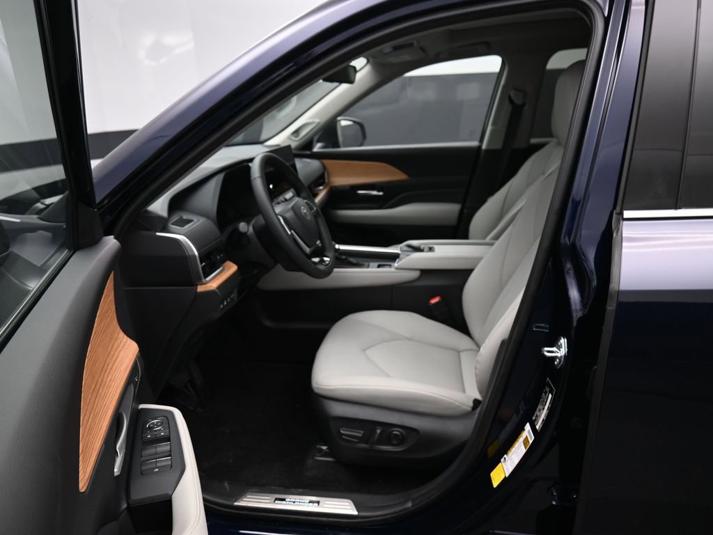 Certified 2026 Toyota Grand Highlander Limited image 9