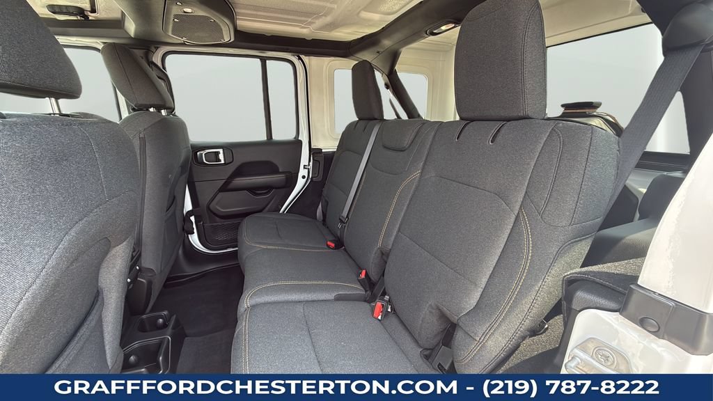 Used 2025 Jeep Wrangler Unlimited Sahara AWD/4WD image 24