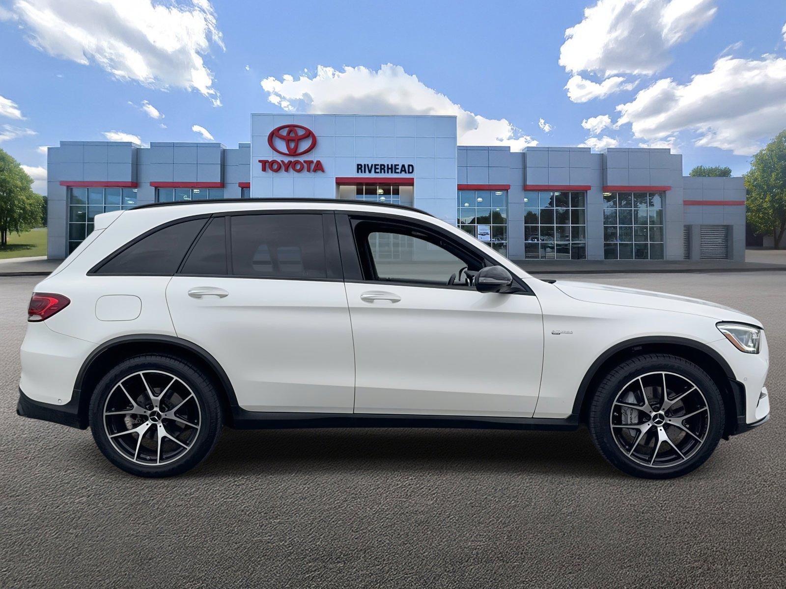 Used 2021 Mercedes-Benz GLC 43 AMG 4MATIC image 4