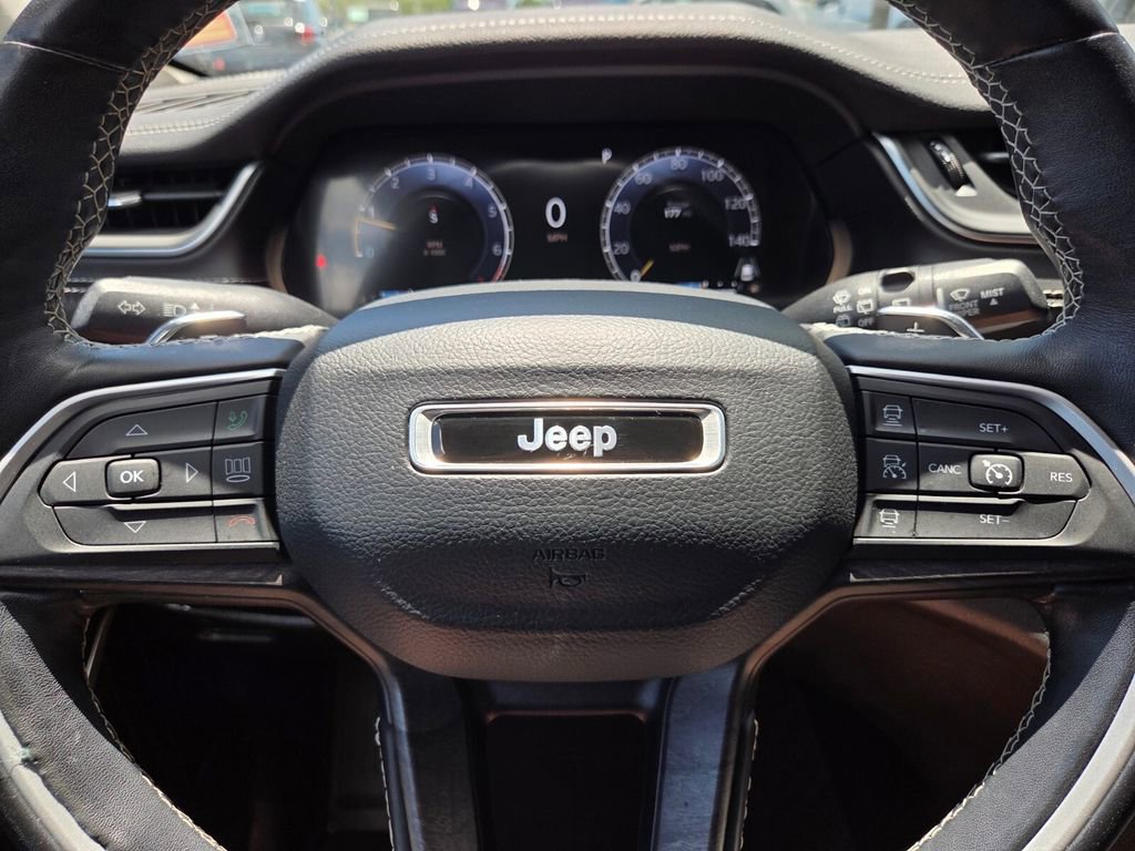 Used 2022 Jeep Grand Cherokee Limited AWD/4WD image 34