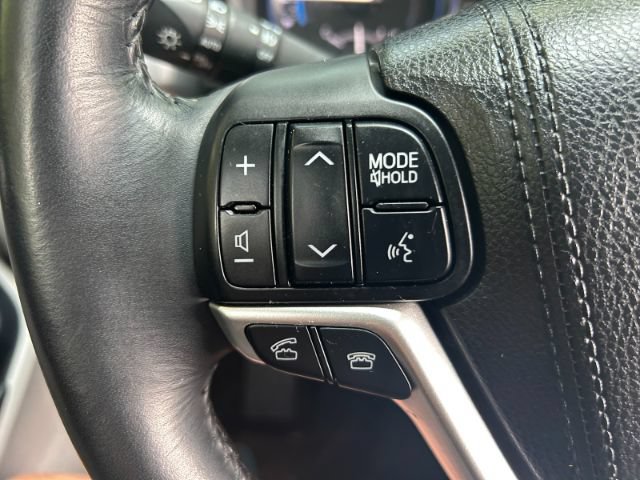 Used 2015 Toyota Highlander Limited Platinum AWD/4WD image 21