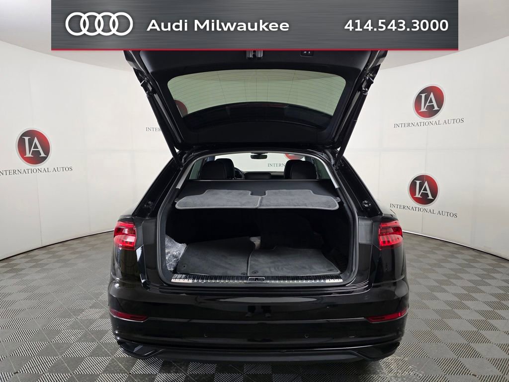 Used 2023 Audi Q8 Premium w/ Convenience Package AWD/4WD image 9