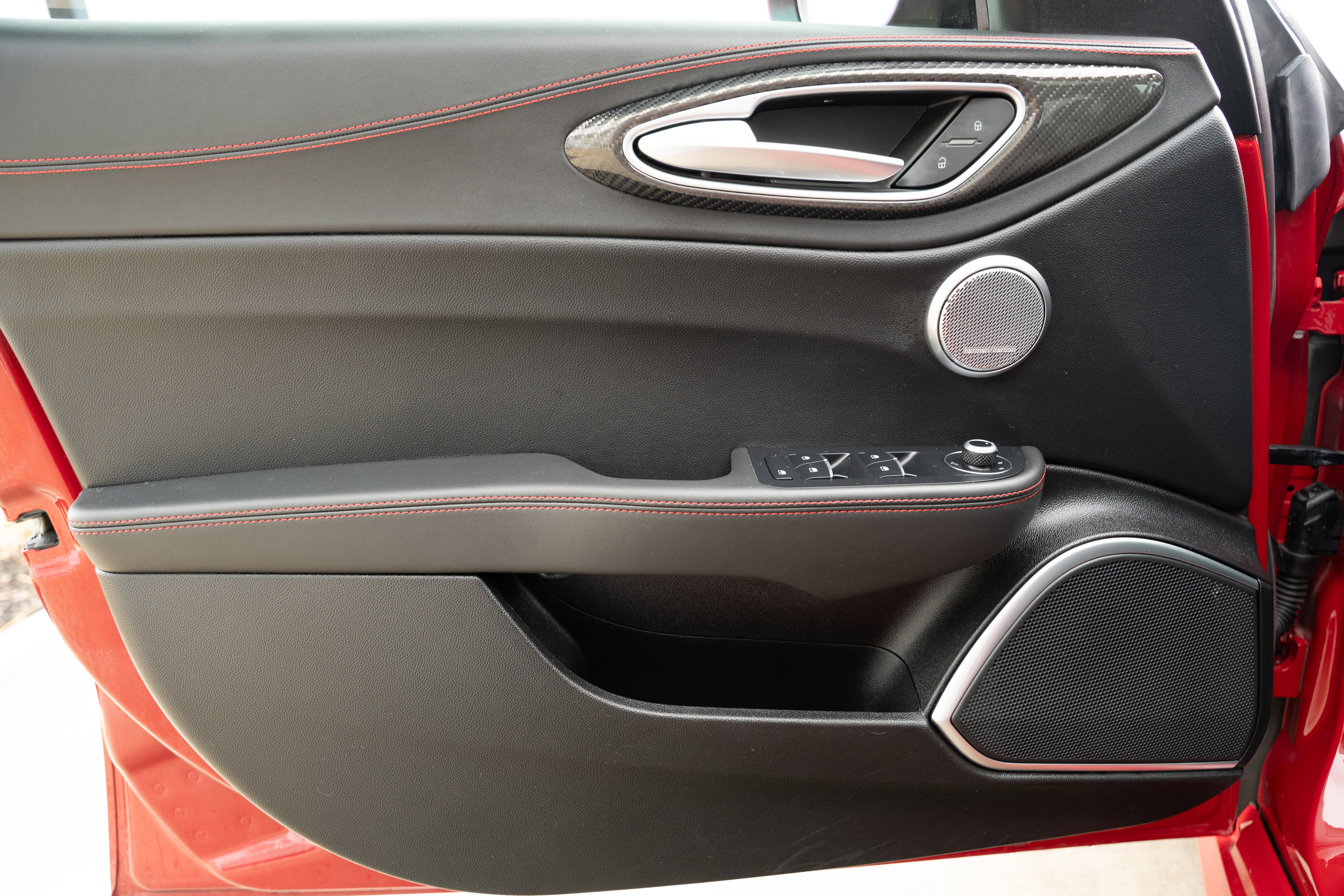 Used 2023 Alfa Romeo Giulia Estrema image 24