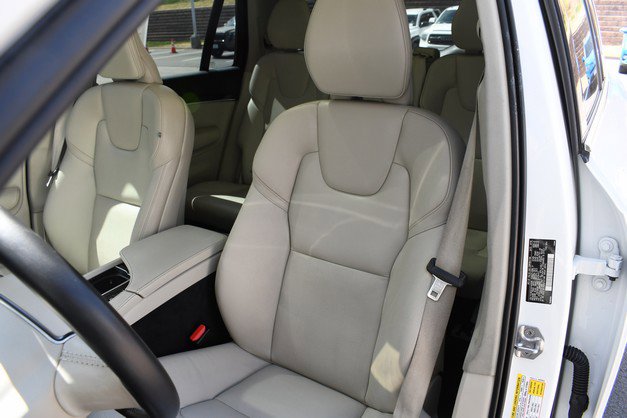 Used 2019 Volvo XC90 T5 Momentum image 17