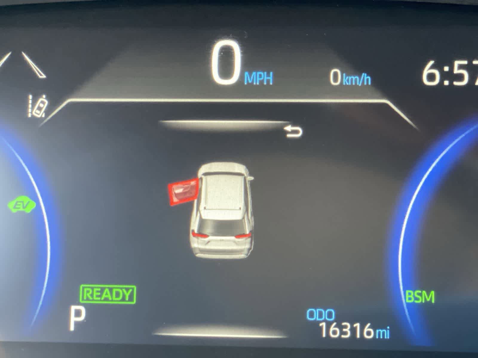 Used 2025 Toyota RAV4 XLE image 33