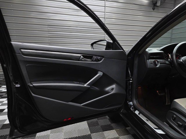 Used 2020 Volkswagen Passat 2.0T R-Line FWD image 32