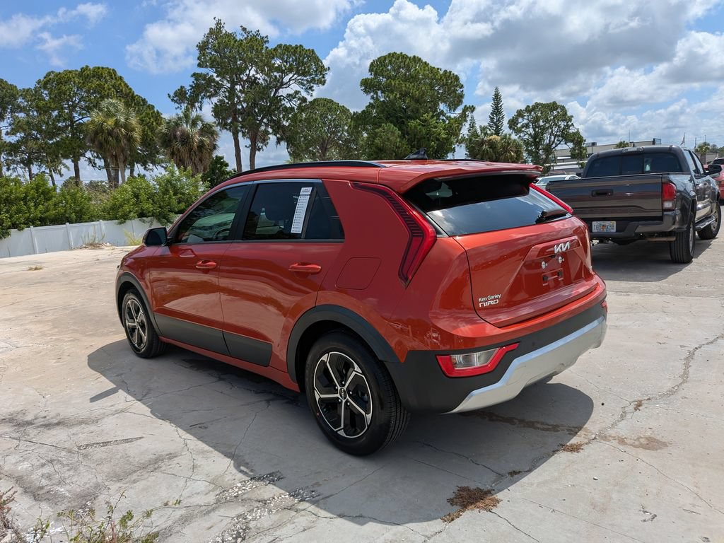 Certified 2023 Kia Niro EX FWD image 6