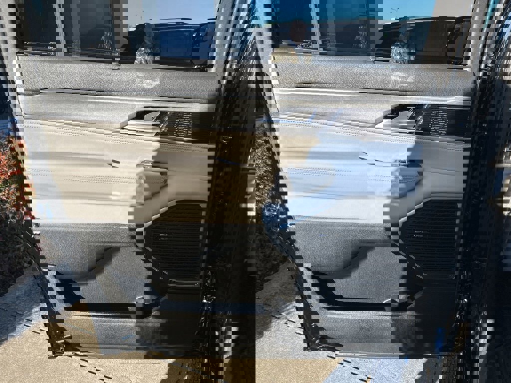 New 2025 Jeep Wagoneer Series II image 11