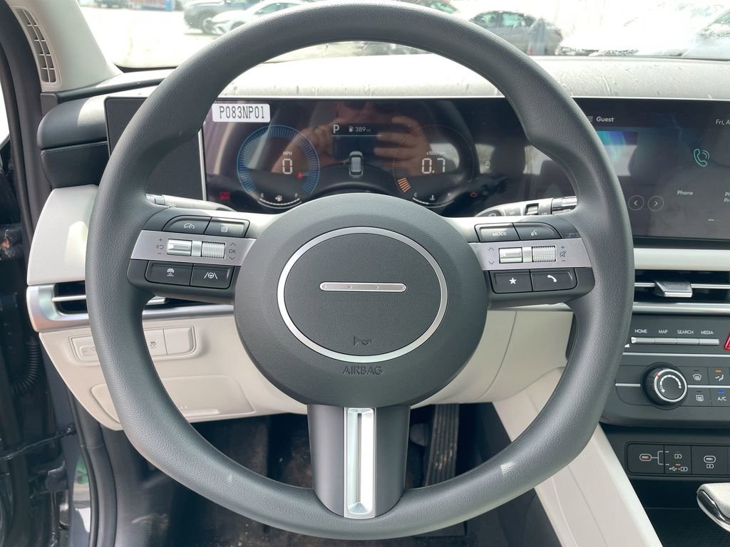 Used 2025 Hyundai Tucson SE image 40