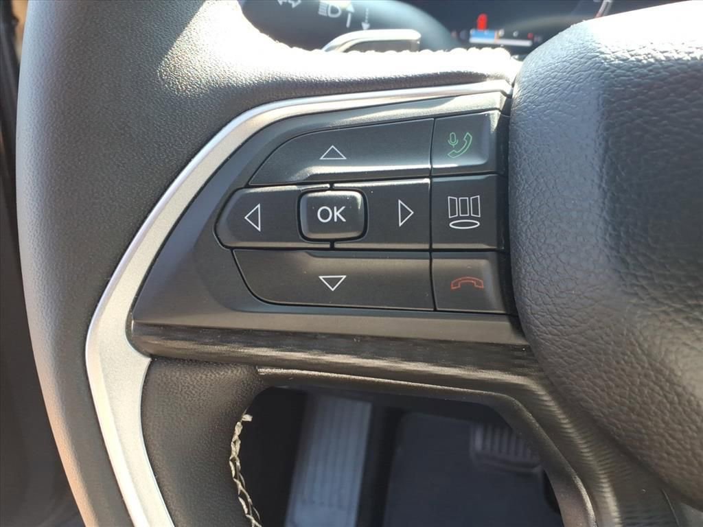 Used 2024 Jeep Grand Cherokee L Altitude image 6