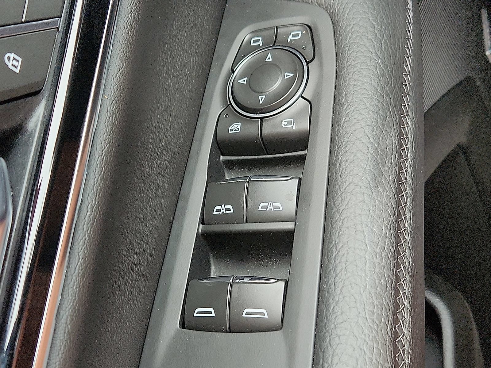 Used 2025 GMC Yukon XL Denali AWD/4WD image 22