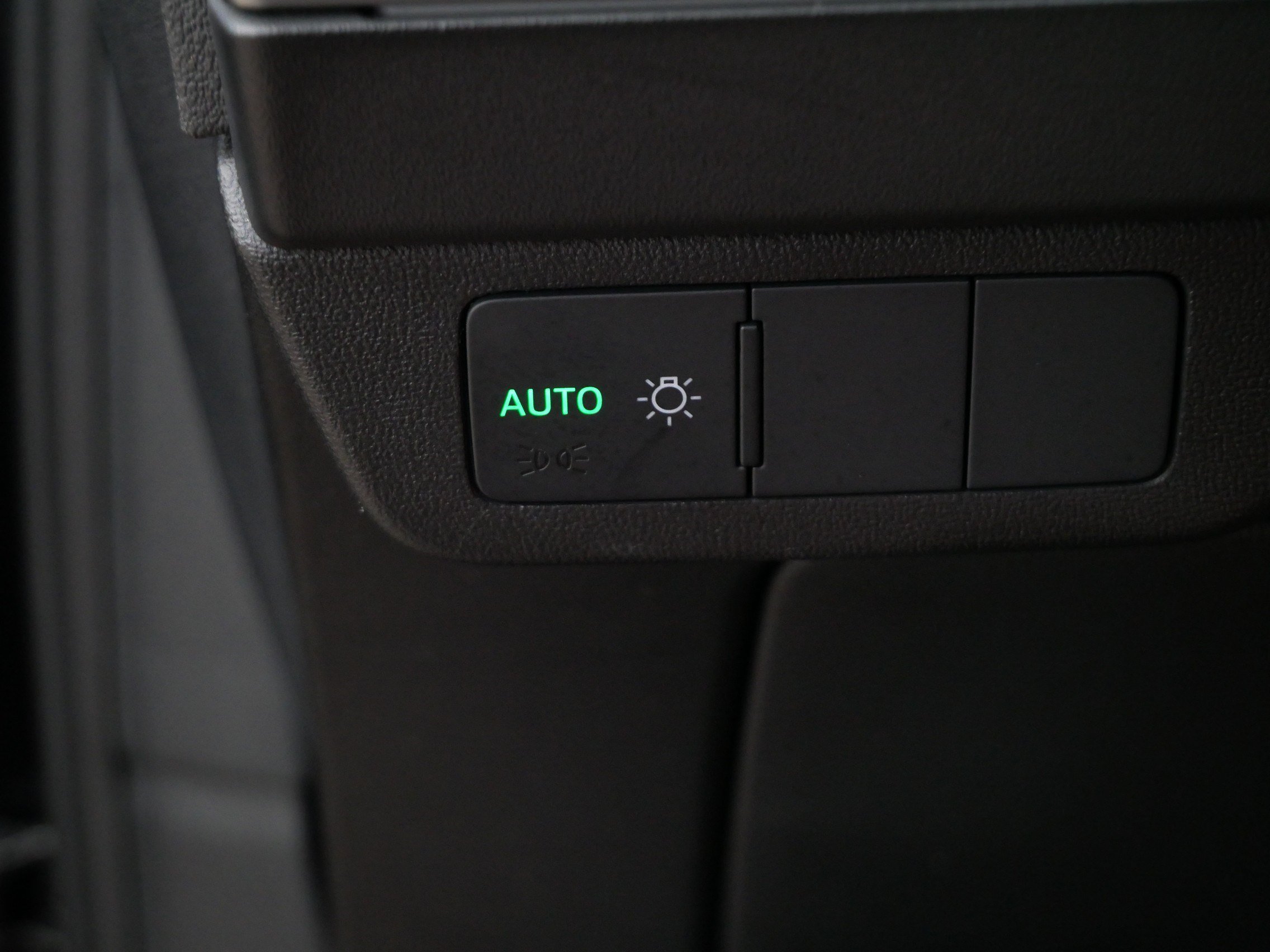 Used 2024 Audi Q4 e-tron Premium Plus w/ Premium Plus AWD/4WD image 27