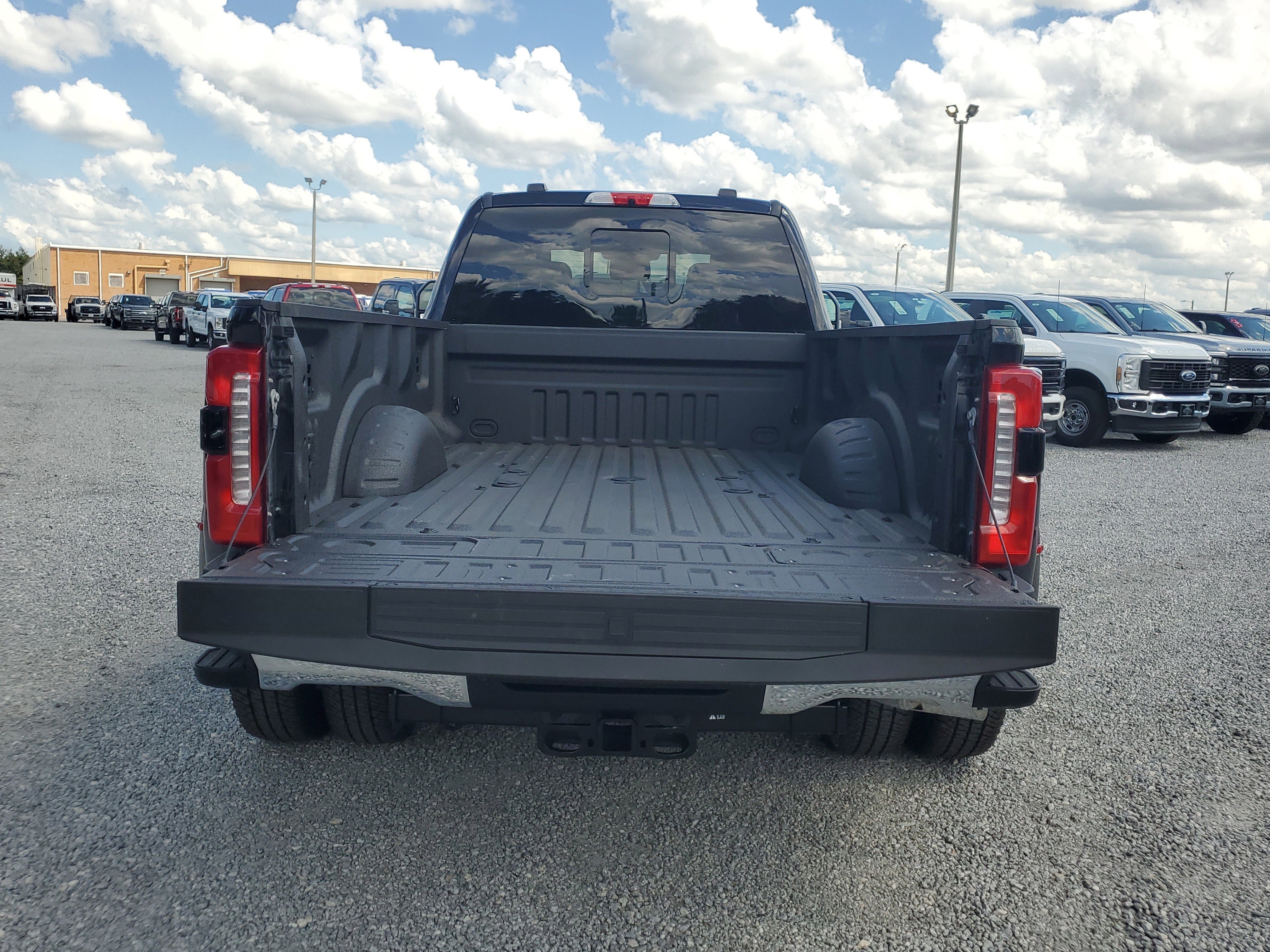 New 2026 Ford F350 Lariat w/ Lariat Premium Package image 10