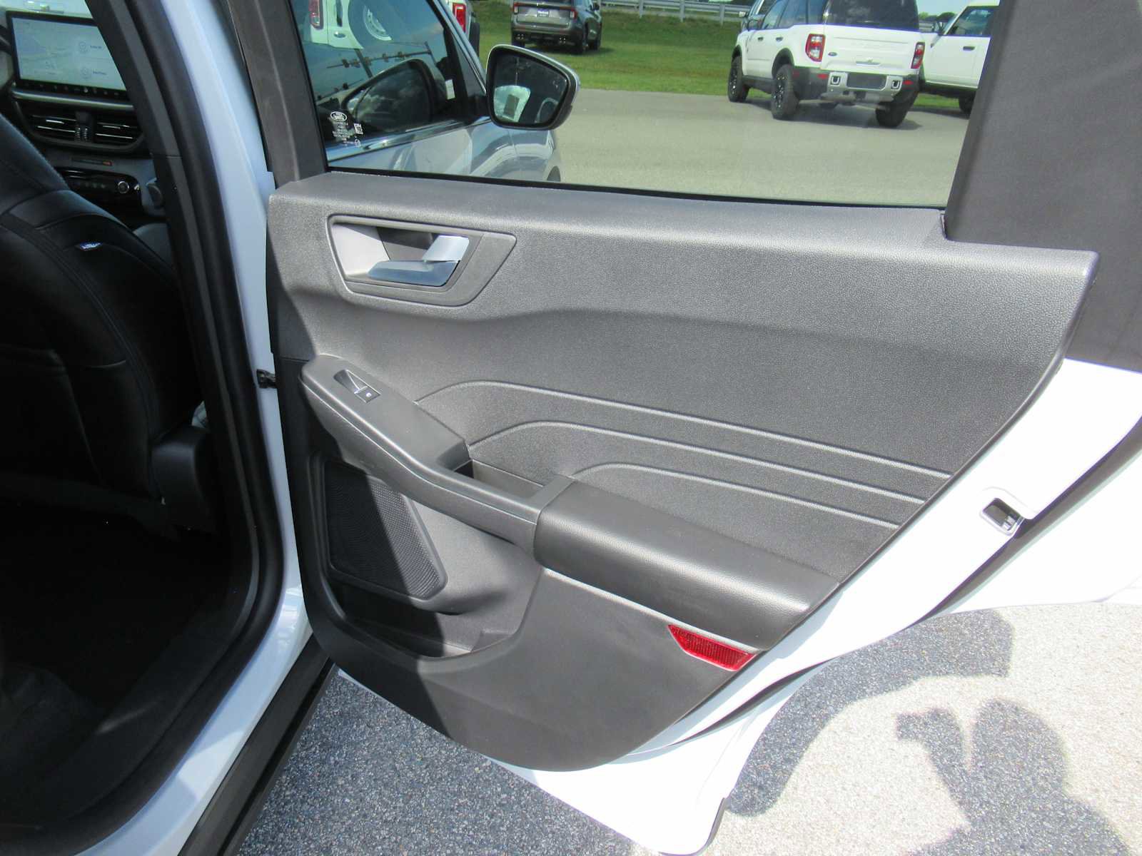 New 2026 Ford Escape SE FWD image 13
