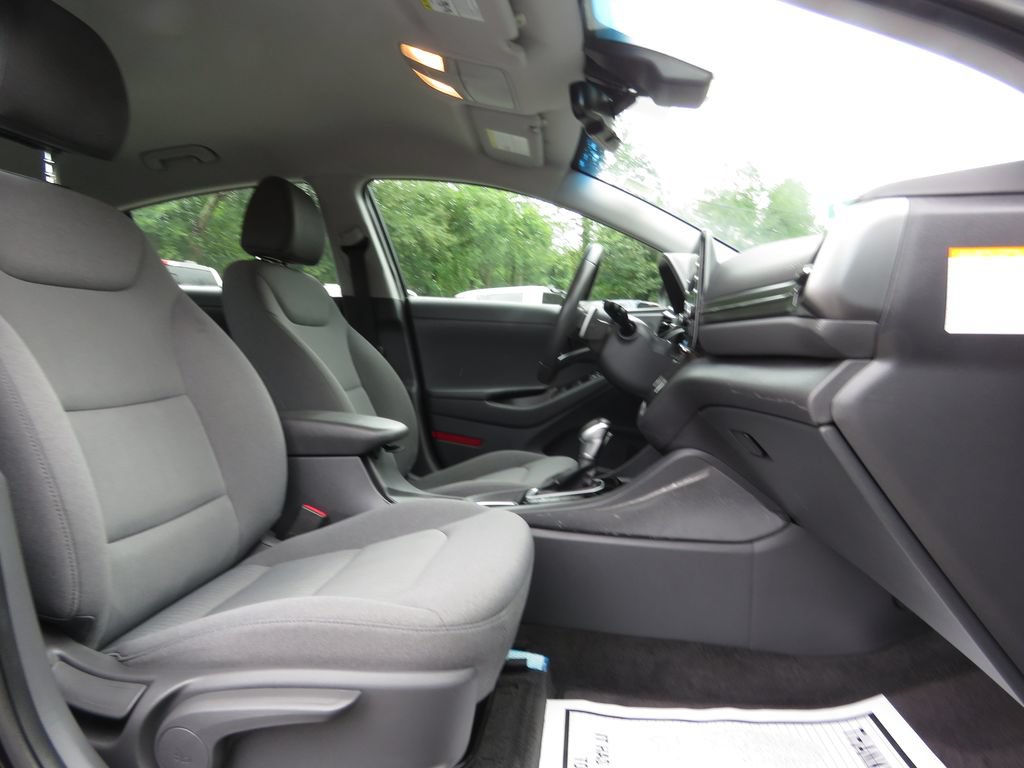 Used 2021 Hyundai Ioniq SE FWD image 12