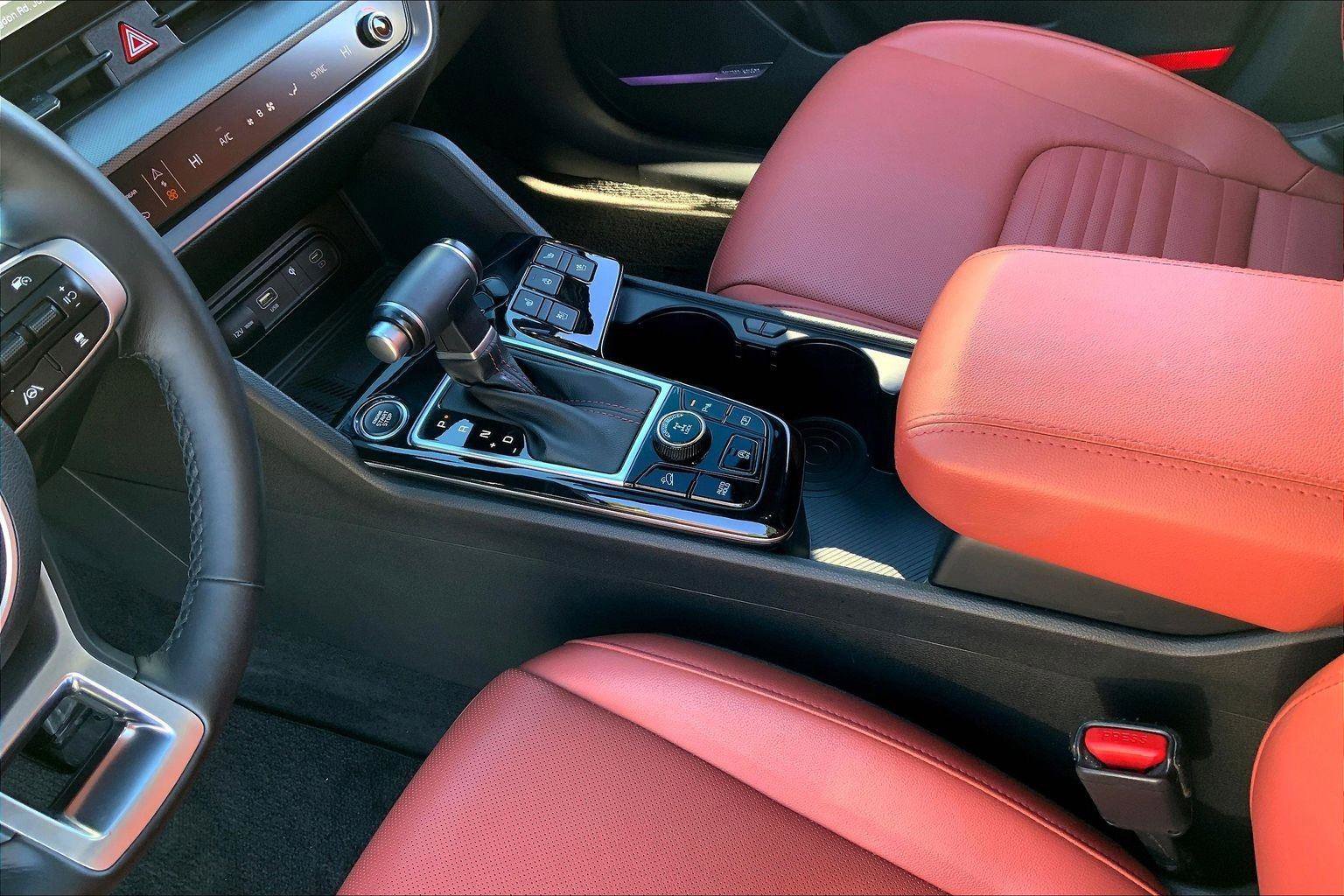 Used 2024 Kia Sportage SX image 15