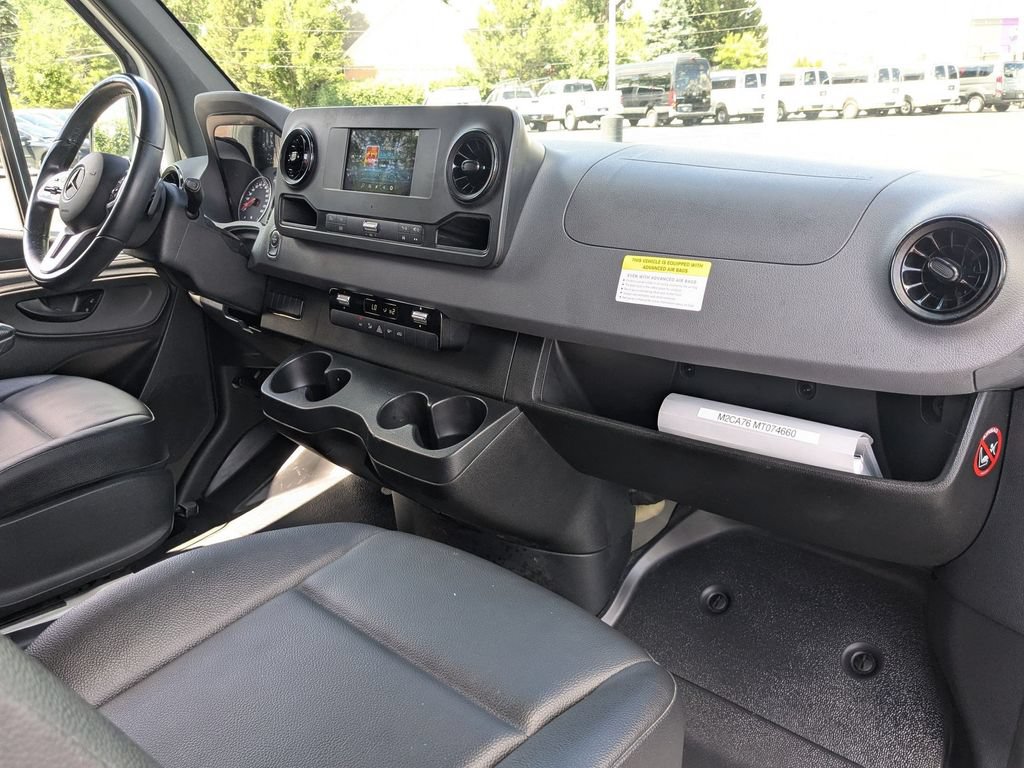 Used 2021 Mercedes-Benz Sprinter 2500 image 32