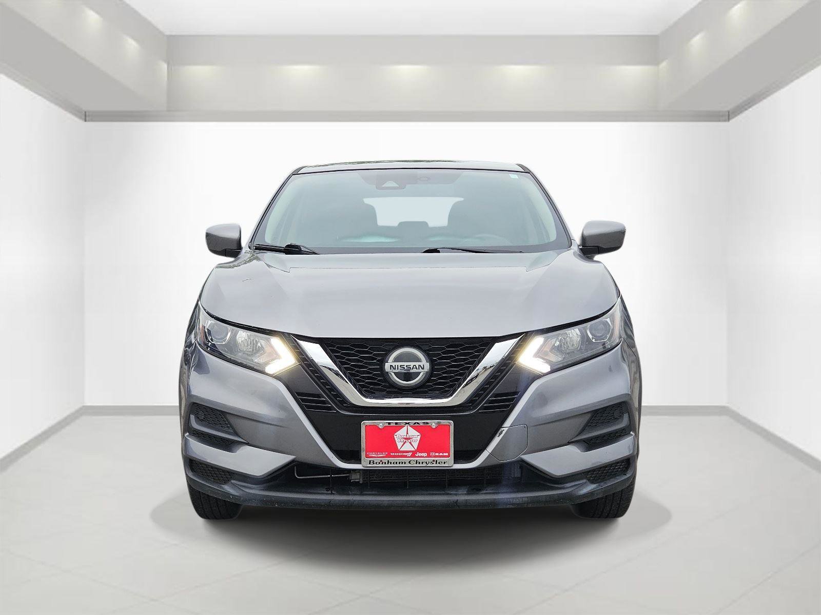 Used 2020 Nissan Rogue Sport S image 2
