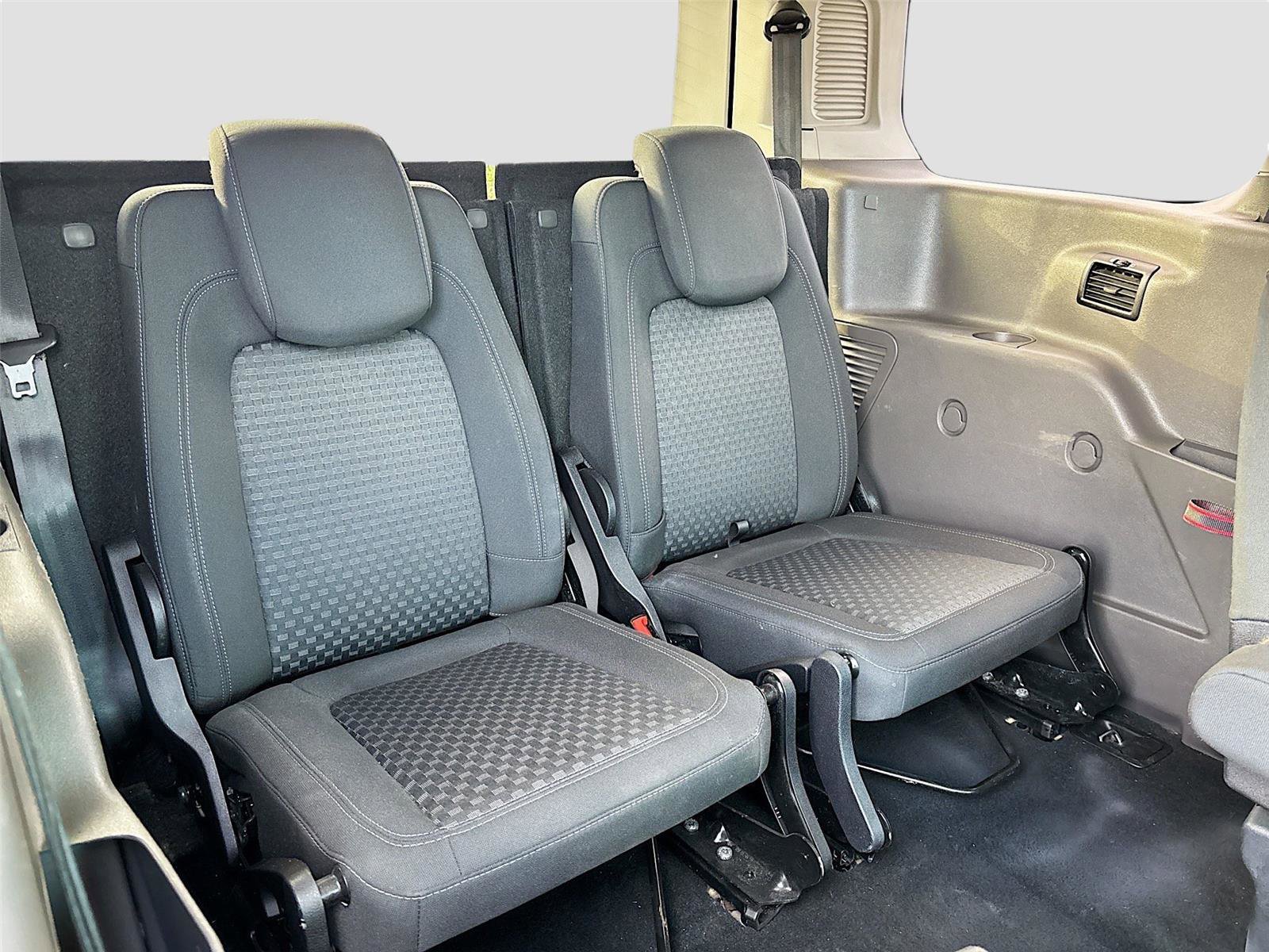 Used 2021 Ford Transit Connect XLT image 28