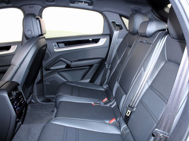 New 2025 Porsche Cayenne Coupe image 21