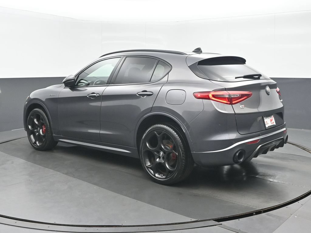 Used 2022 Alfa Romeo Stelvio Veloce AWD/4WD image 5