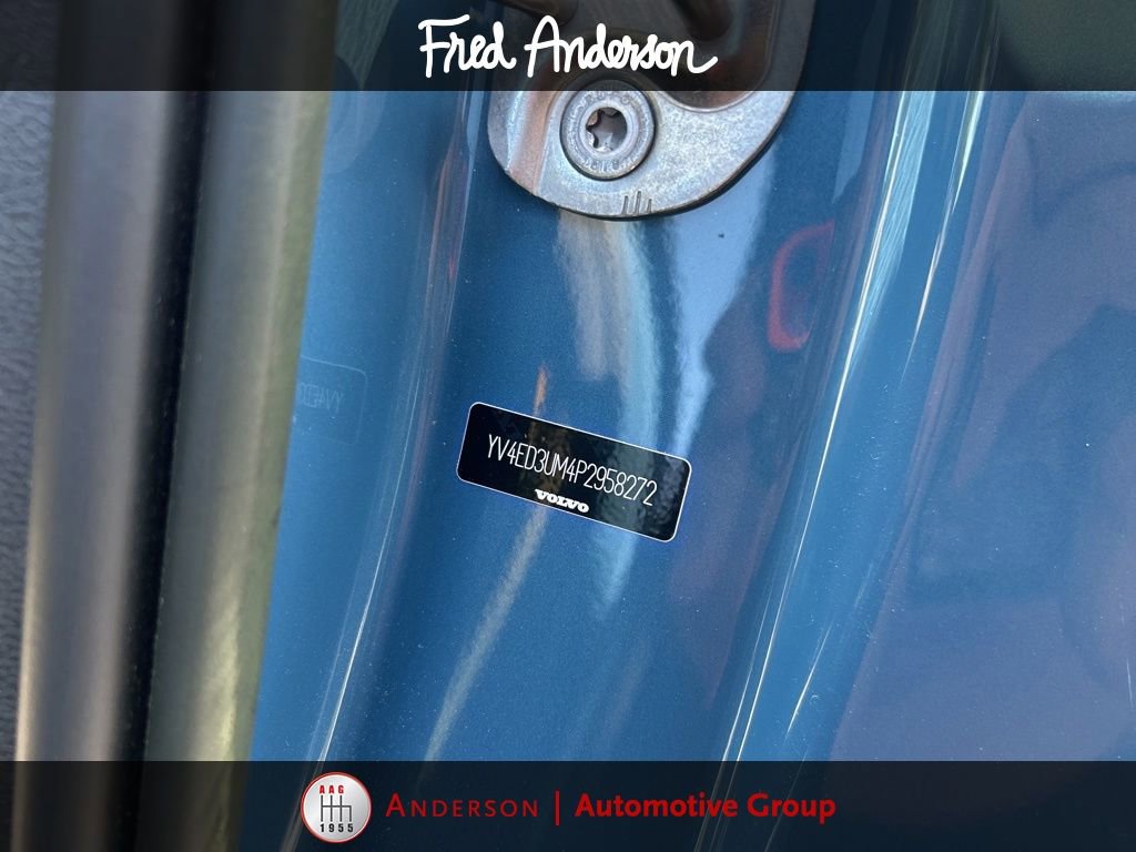 Used 2023 Volvo XC40 Recharge Ultimate AWD/4WD image 9