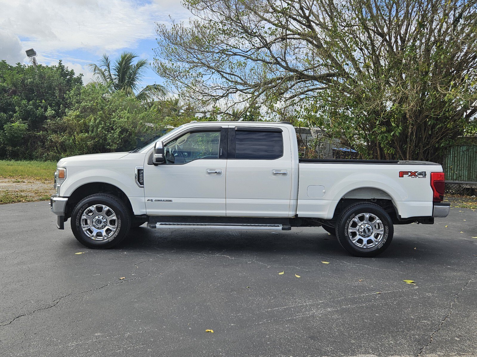 Used 2022 Ford F250 Lariat w/ Lariat Ultimate Package AWD/4WD image 3