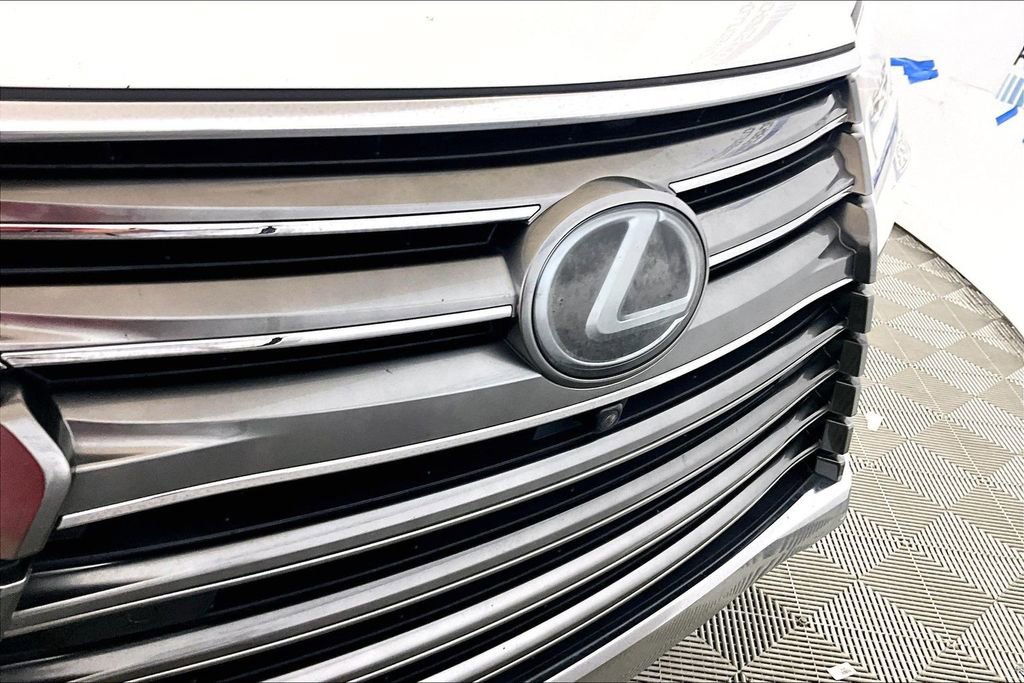 Used 2016 Lexus LX 570 4WD w/ Luxury Package image 23
