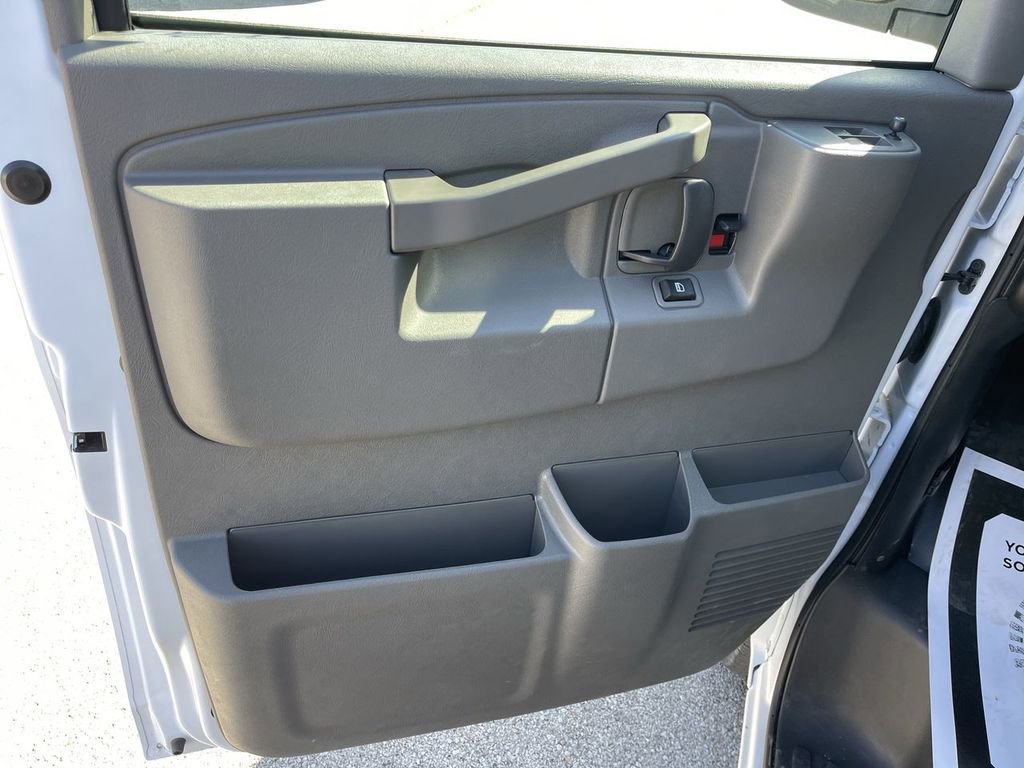New 2026 Chevrolet Express 2500 w/ Driver Convenience Package image 6