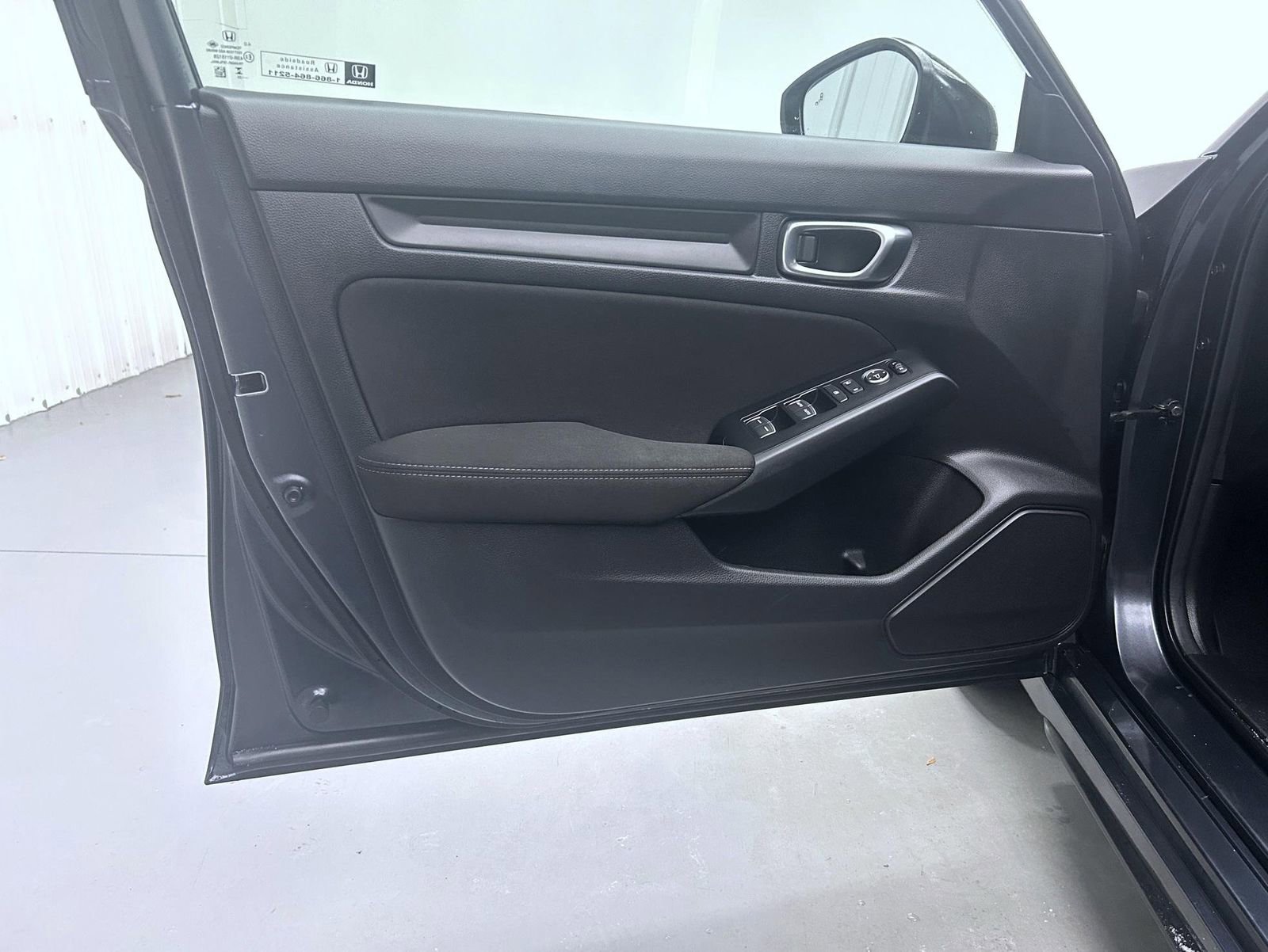 Used 2025 Honda Civic Sport image 9