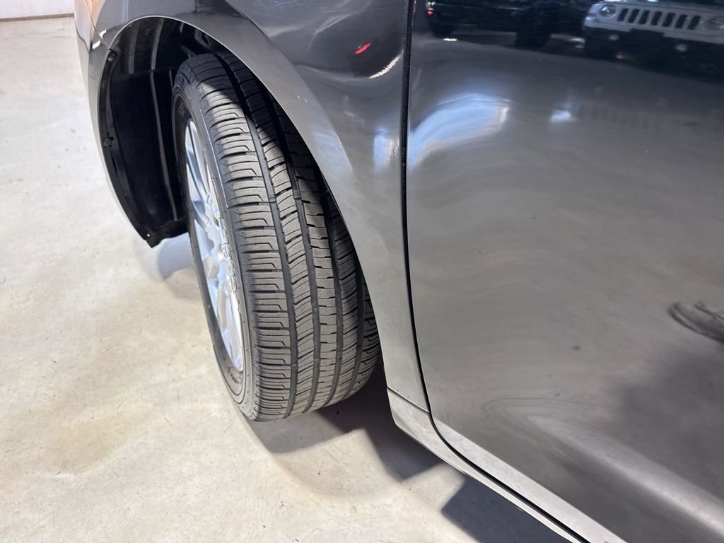 Used 2012 Toyota Sienna XLE w/ Premium Pkg AWD/4WD image 3