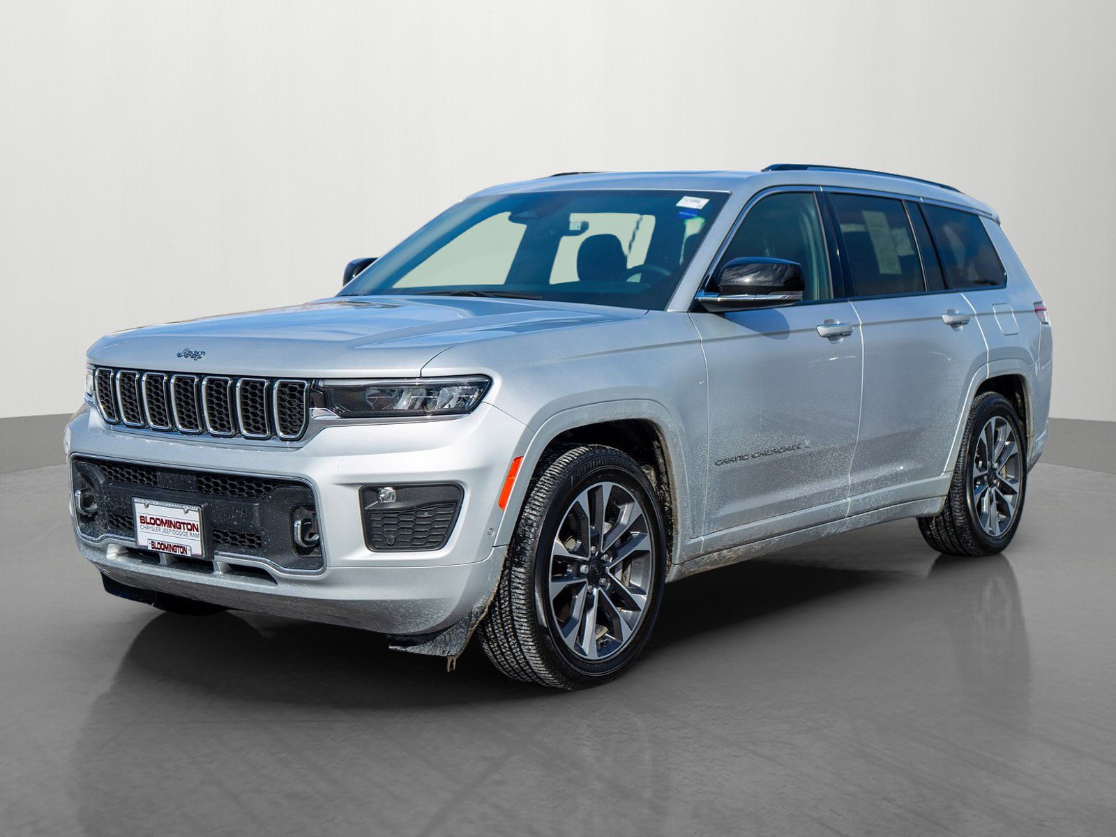 Used 2023 Jeep Grand Cherokee L Overland image 3