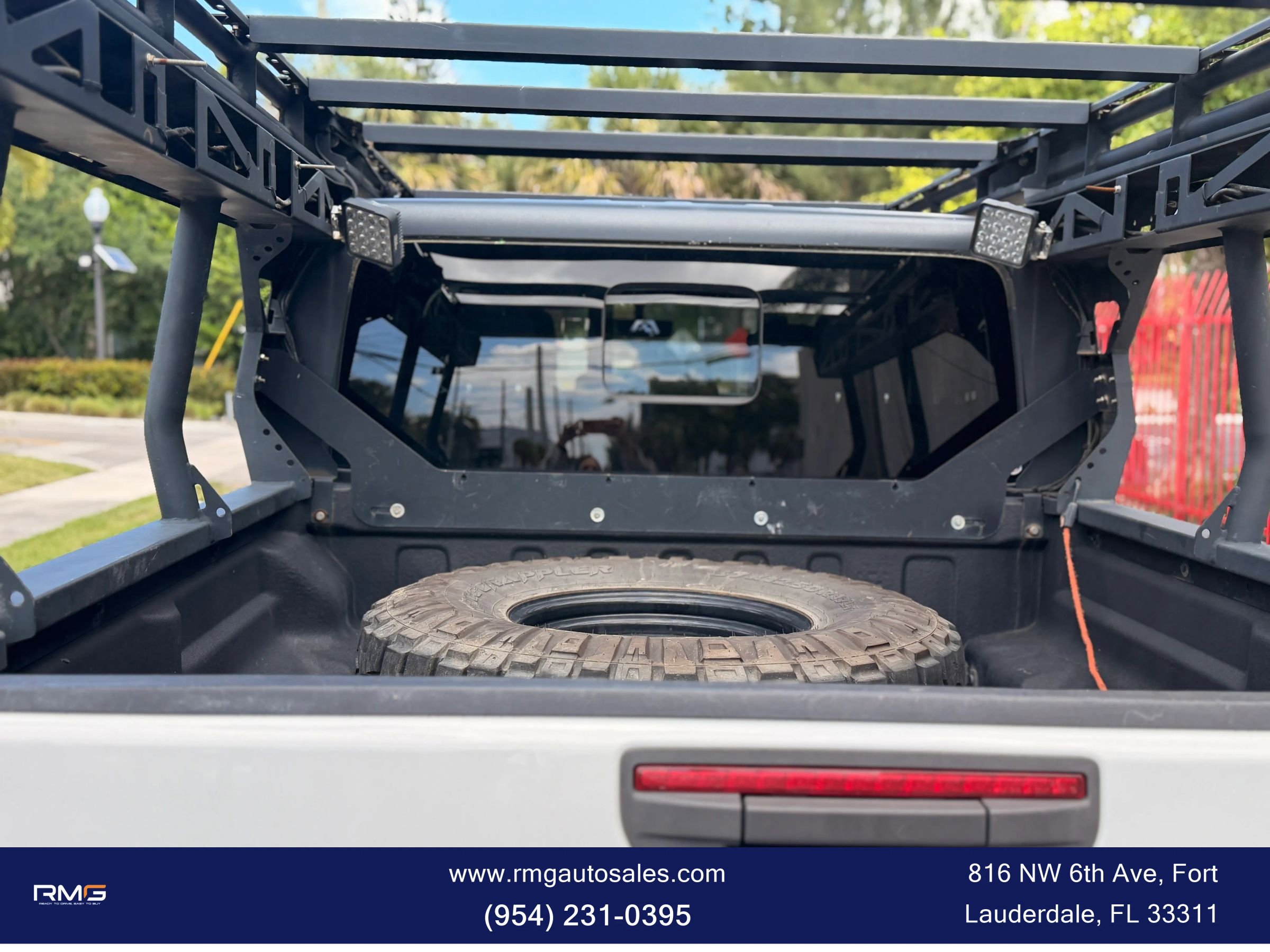 Used 2020 Jeep Gladiator Overland AWD/4WD image 11