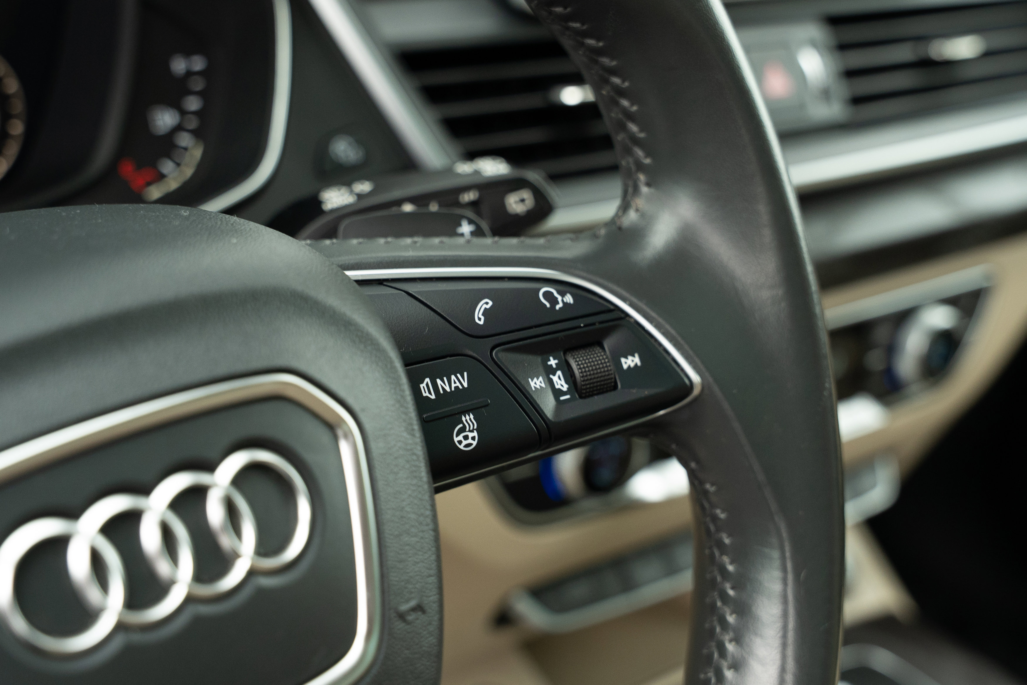 Used 2018 Audi Q5 2.0T Premium Plus w/ Premium Plus Package image 12