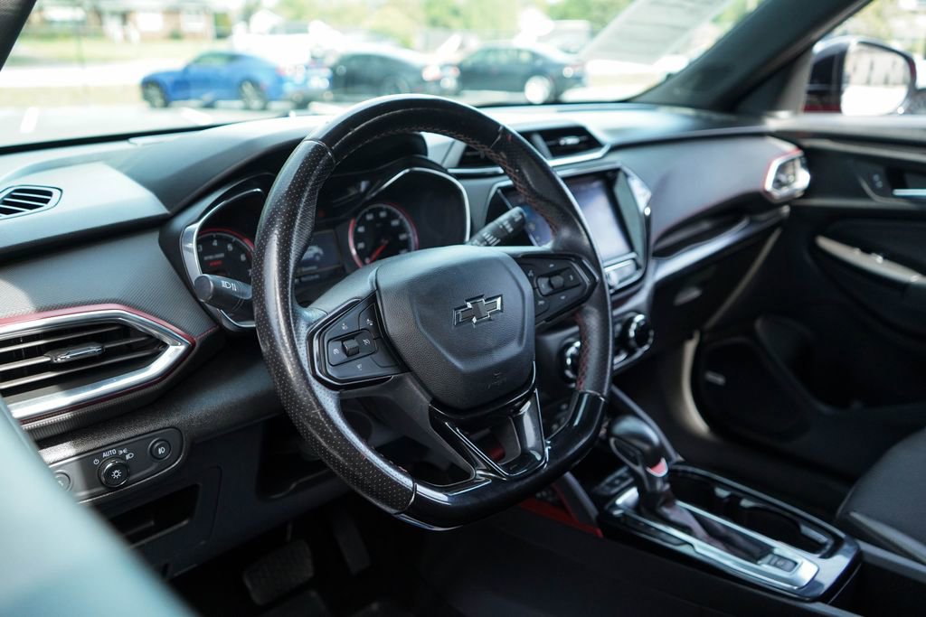 Used 2021 Chevrolet TrailBlazer RS w/ Technology Package image 6