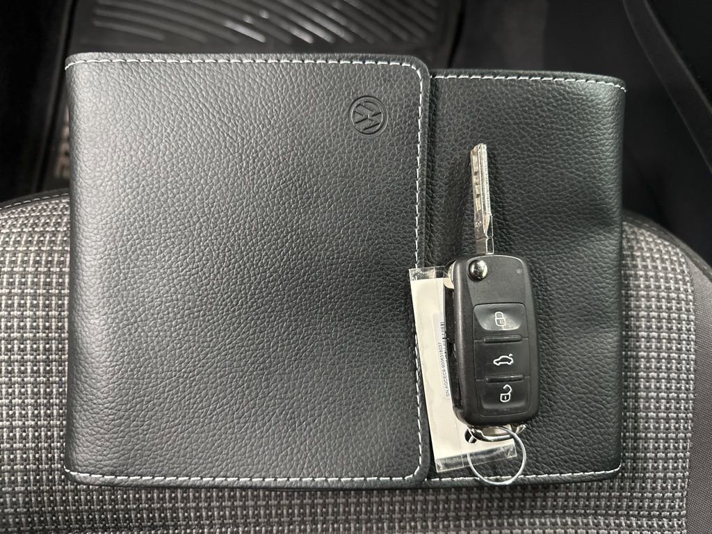 Used 2019 Volkswagen Beetle 2.0T S image 35