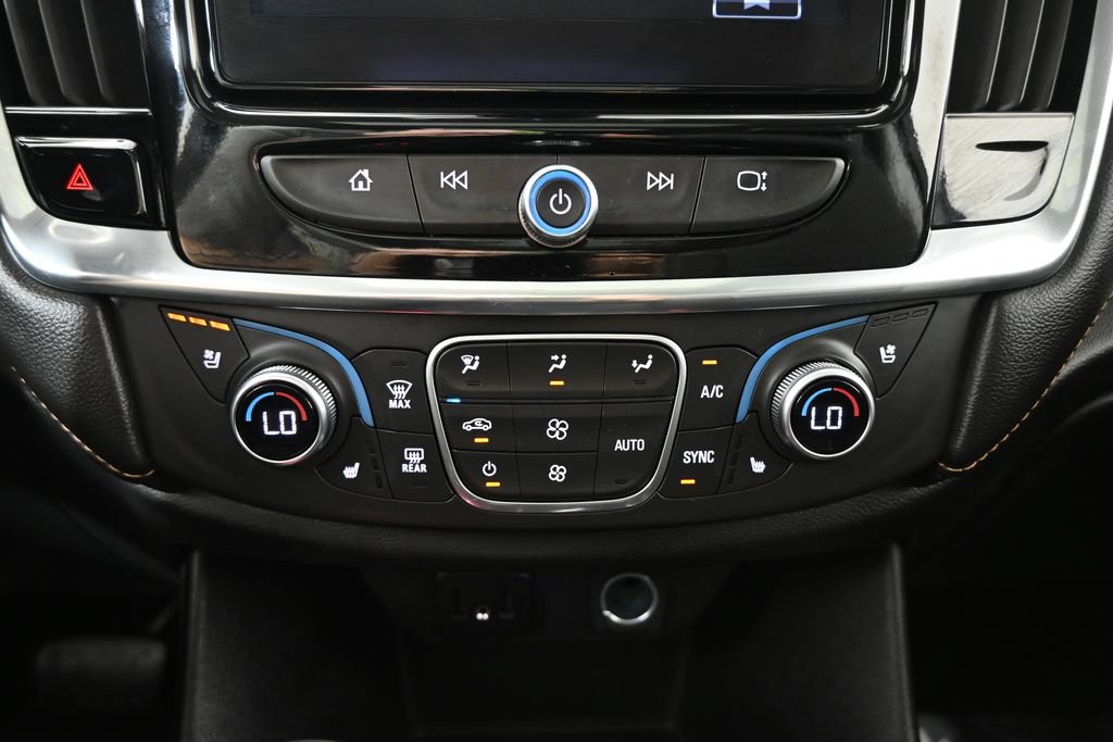 Used 2019 Chevrolet Traverse Premier w/ Redline Edition AWD/4WD image 32