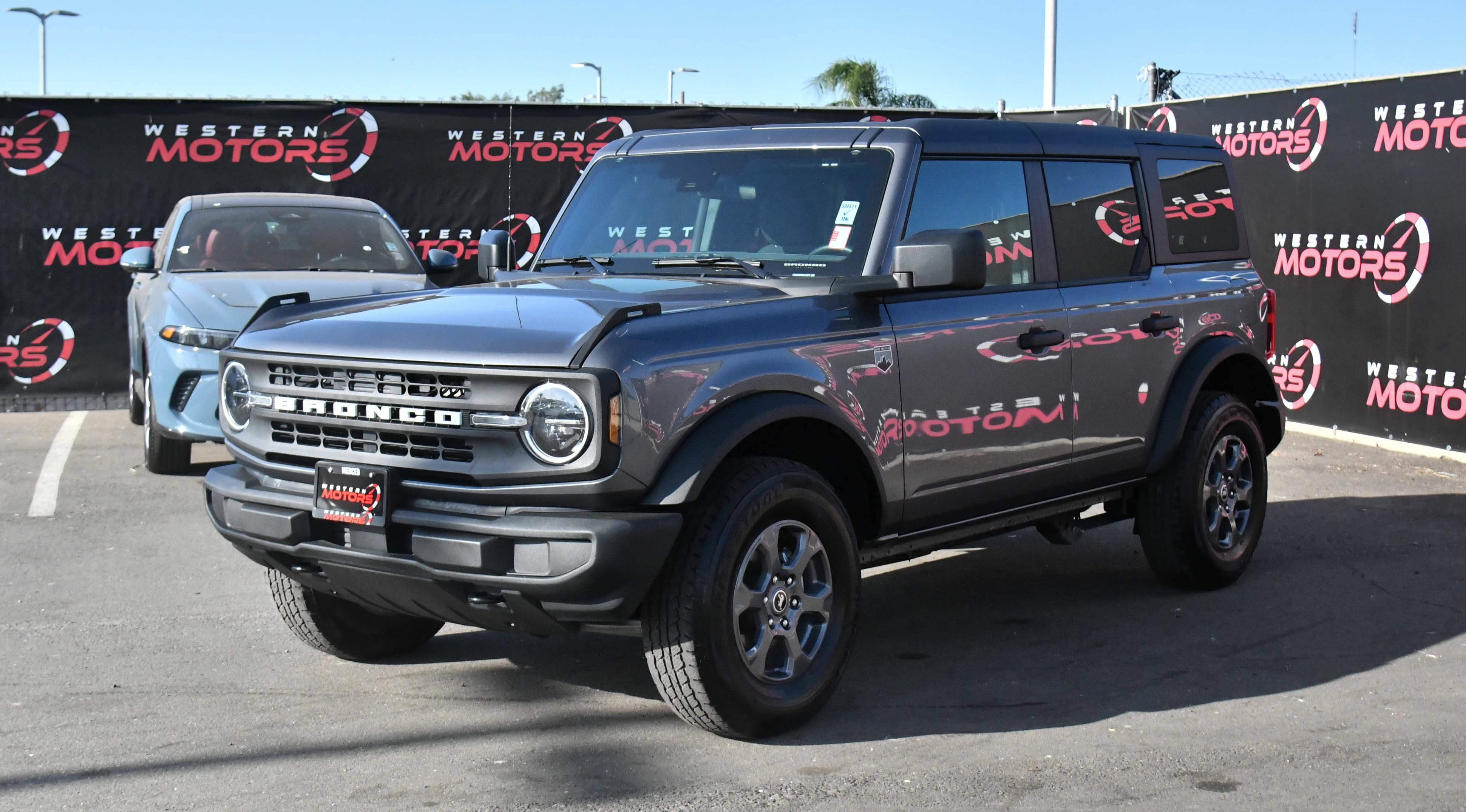 Used 2025 Ford Bronco Big Bend AWD/4WD image 3