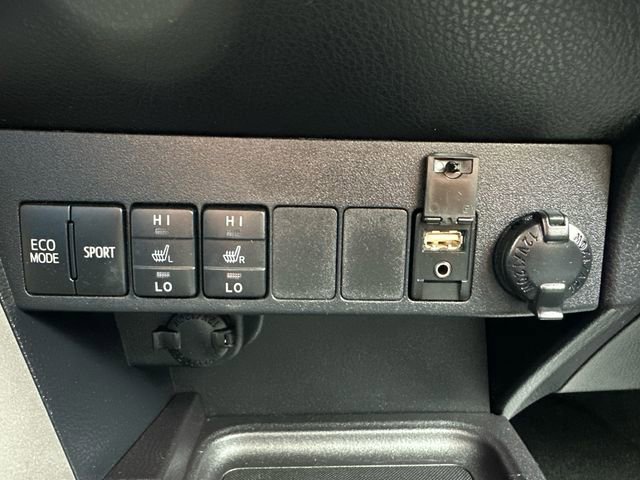 Used 2016 Toyota RAV4 Limited image 37