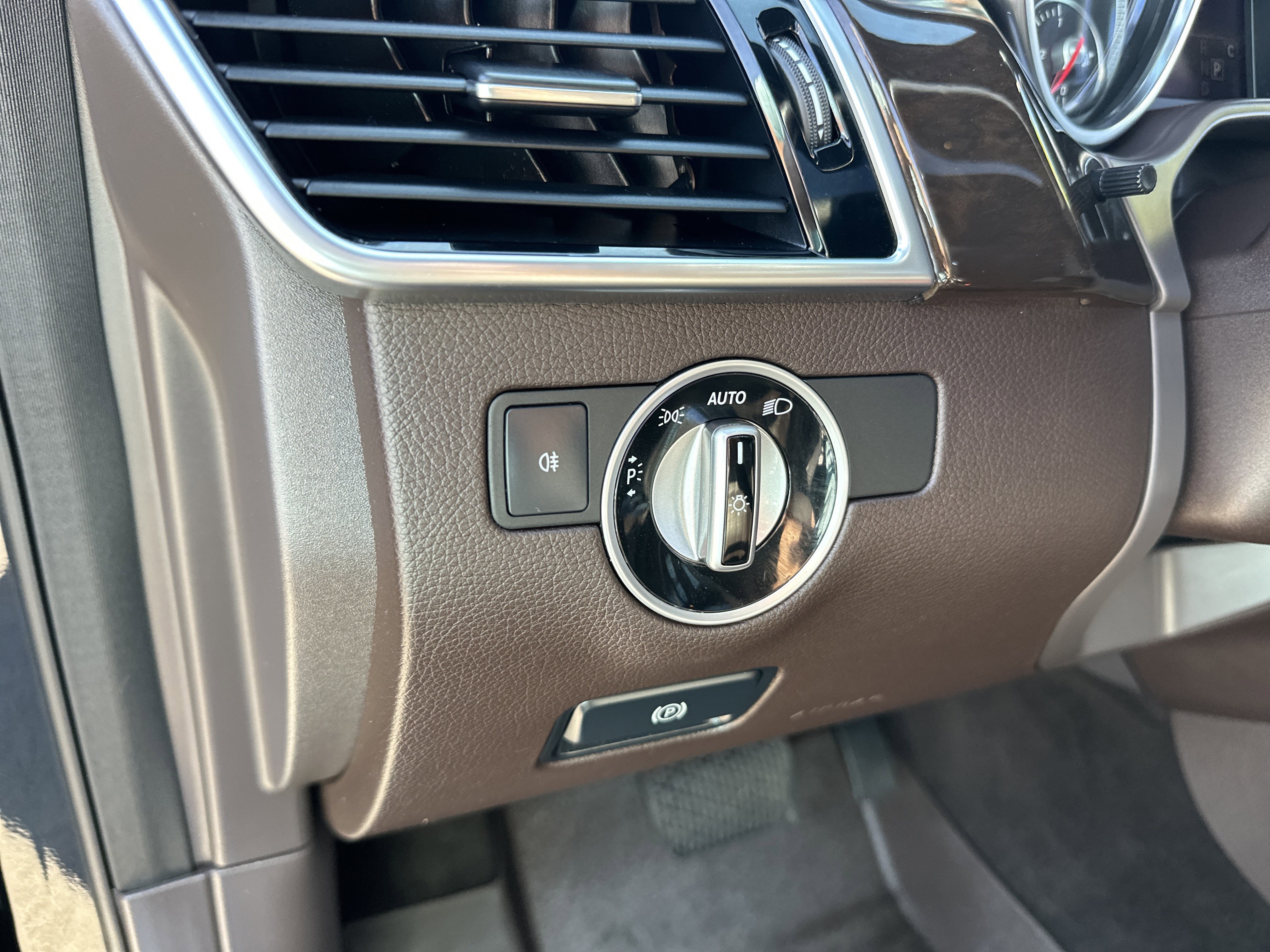 Used 2019 Mercedes-Benz GLS 450 4MATIC image 17