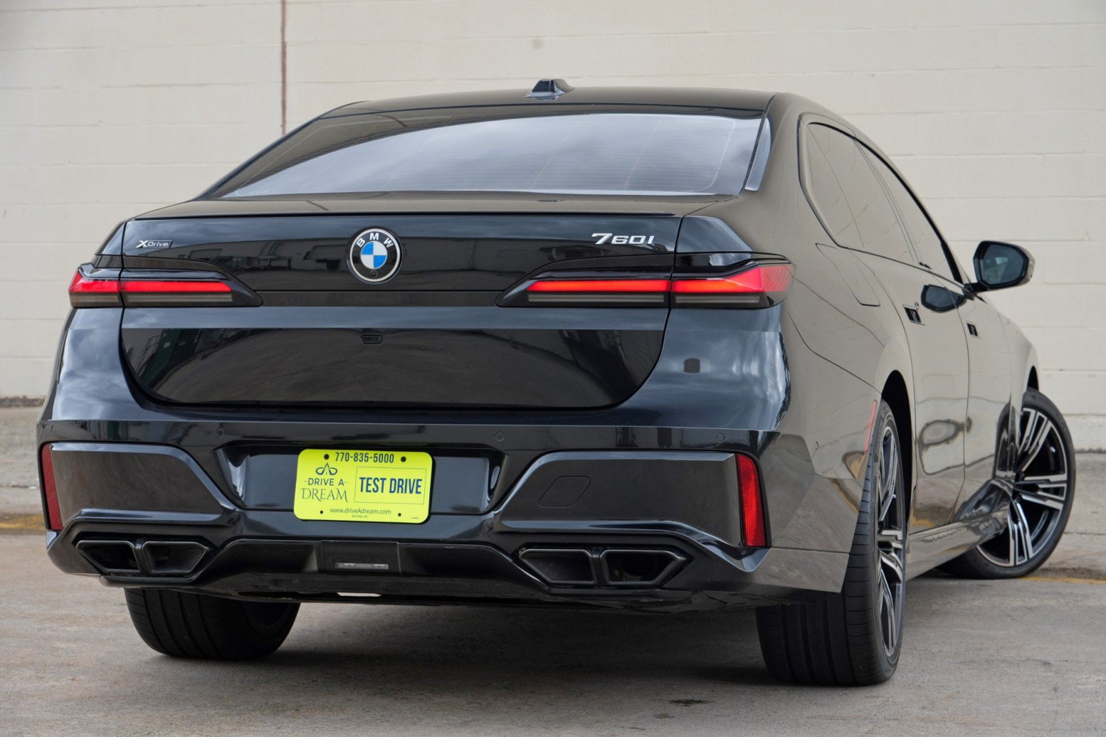 Used 2023 BMW 760i xDrive AWD/4WD image 5
