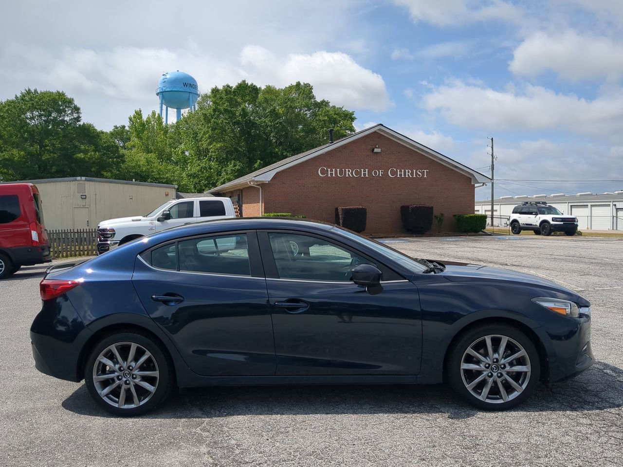 Used 2018 MAZDA MAZDA3 Touring FWD image 2