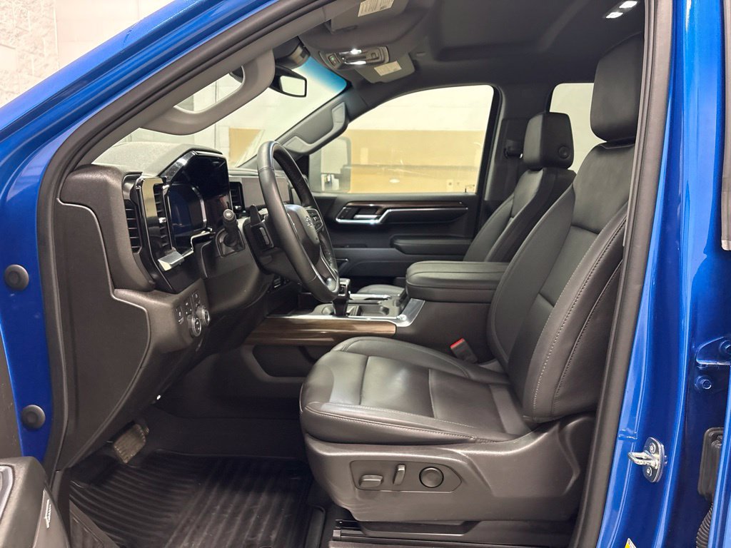 Used 2024 Chevrolet Silverado 1500 RST w/ Convenience Package II AWD/4WD image 19