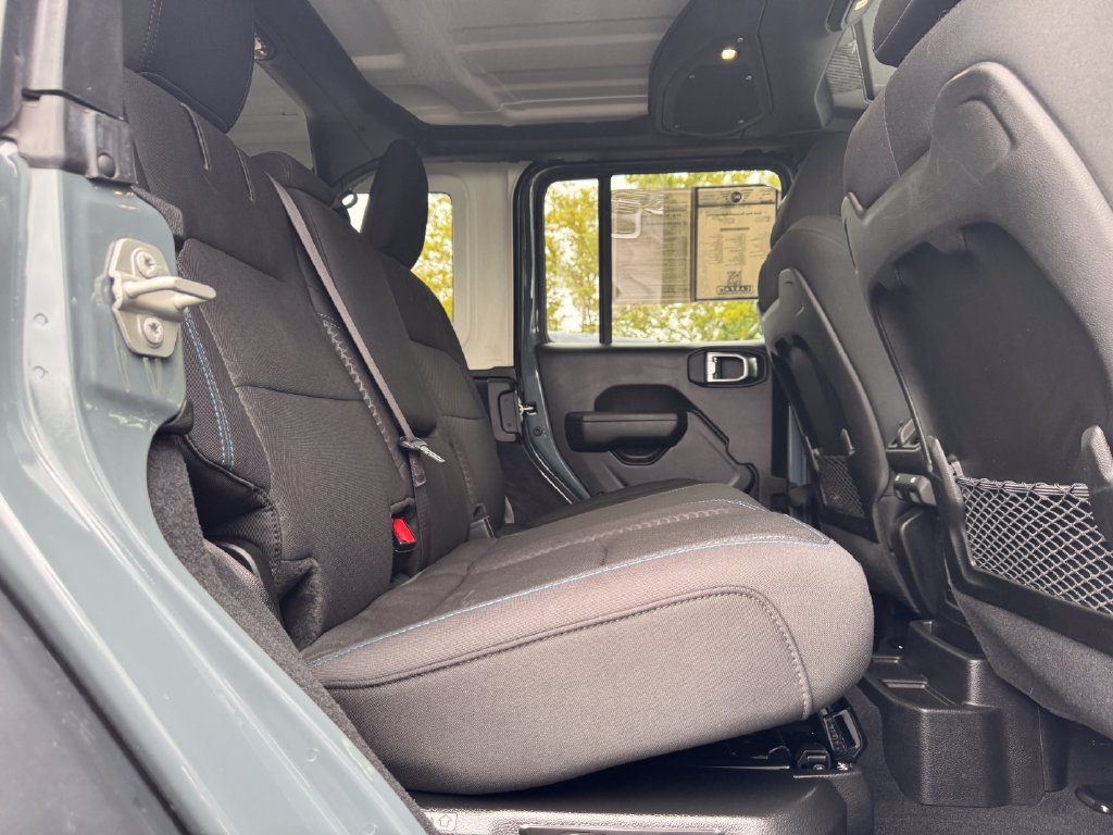 Used 2024 Jeep Wrangler Unlimited Rubicon 4xe AWD/4WD image 14