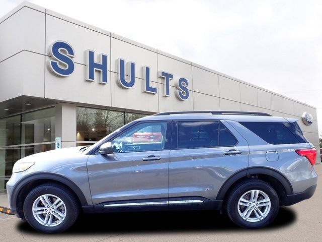 Used 2023 Ford Explorer XLT w/ Equipment Group 202A AWD/4WD image 2