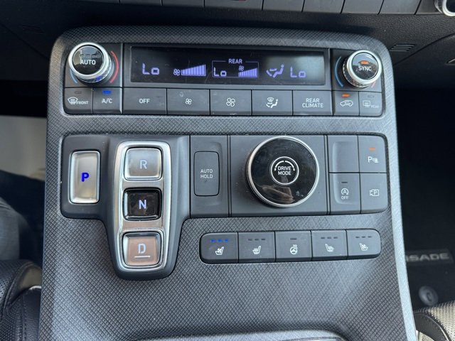 Used 2023 Hyundai Palisade Limited image 21