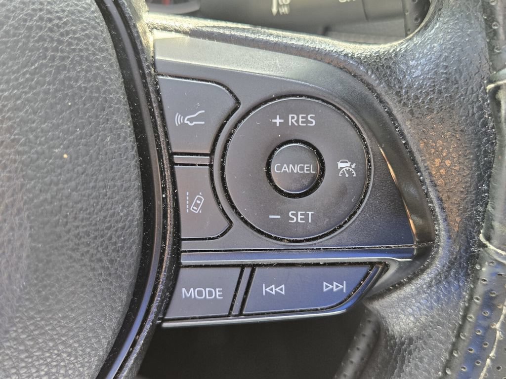 Used 2022 Toyota RAV4 LE FWD image 25