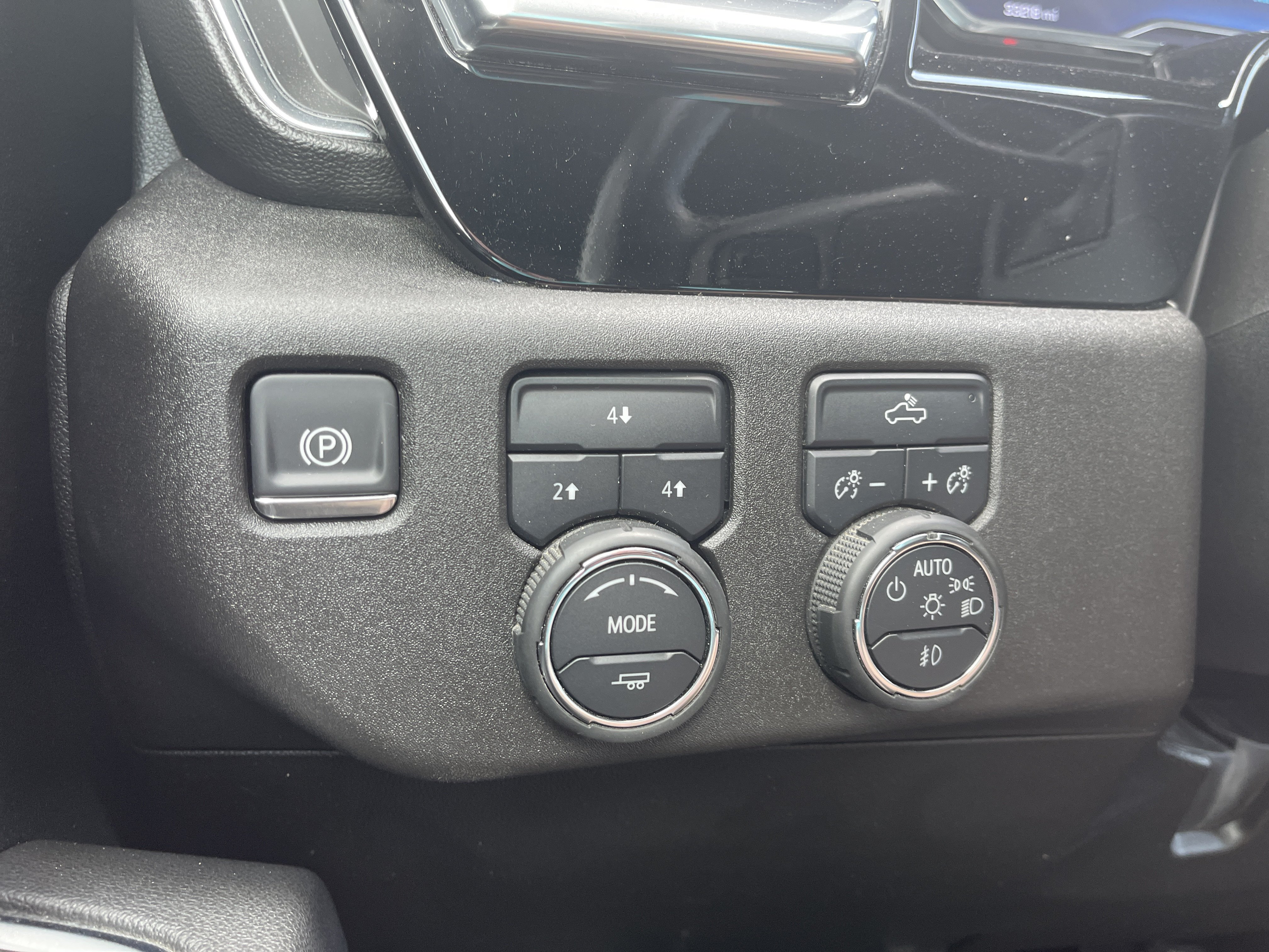 Used 2025 Chevrolet Silverado 3500 LT w/ Convenience Package AWD/4WD image 21